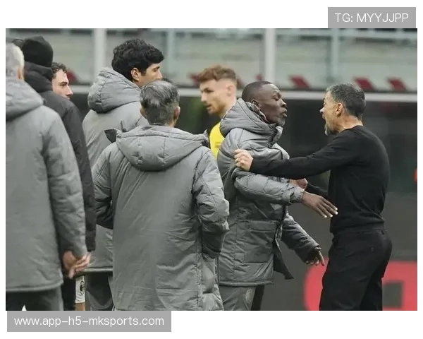 欧冠豪门内讧被曝光，更衣室矛盾蔓延